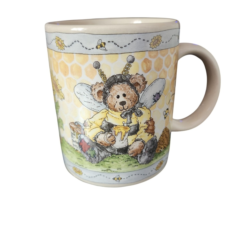 Vintage 1999 Boyds Collection Bearware Pottery Mug Bumblebee Bear WH Auden Quote